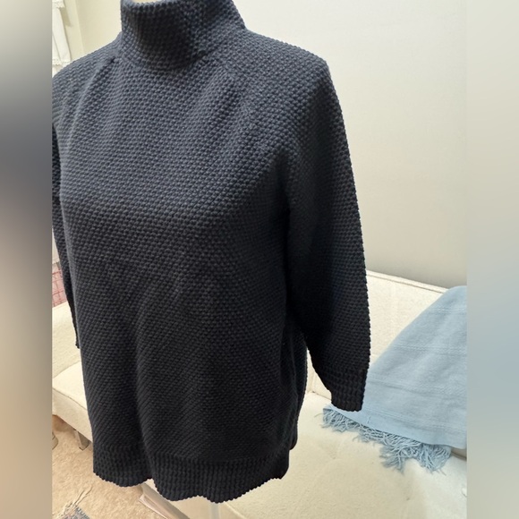 Cozy Lands’ End Black Turtleneck Sweater - Petite Medium - Picture 6 of 11